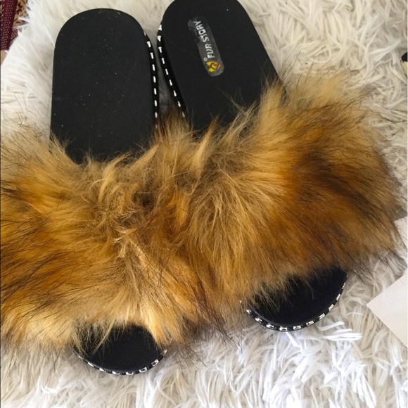 Fur Story Furry Fuzzy Slippers - Picture 2 of 12